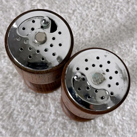 Vintage MCM Wood Salt & Pepper Shakers - Picture 5 of 9